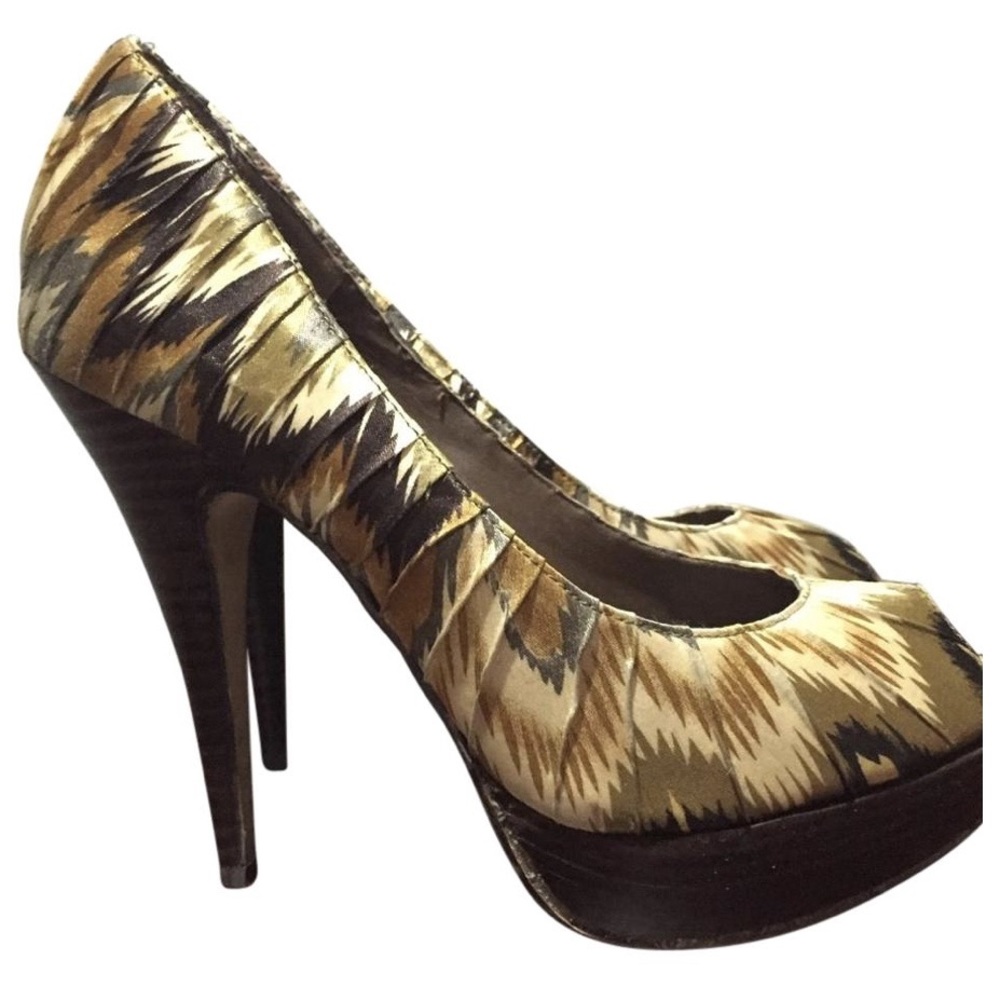 Aldo peep toe heels